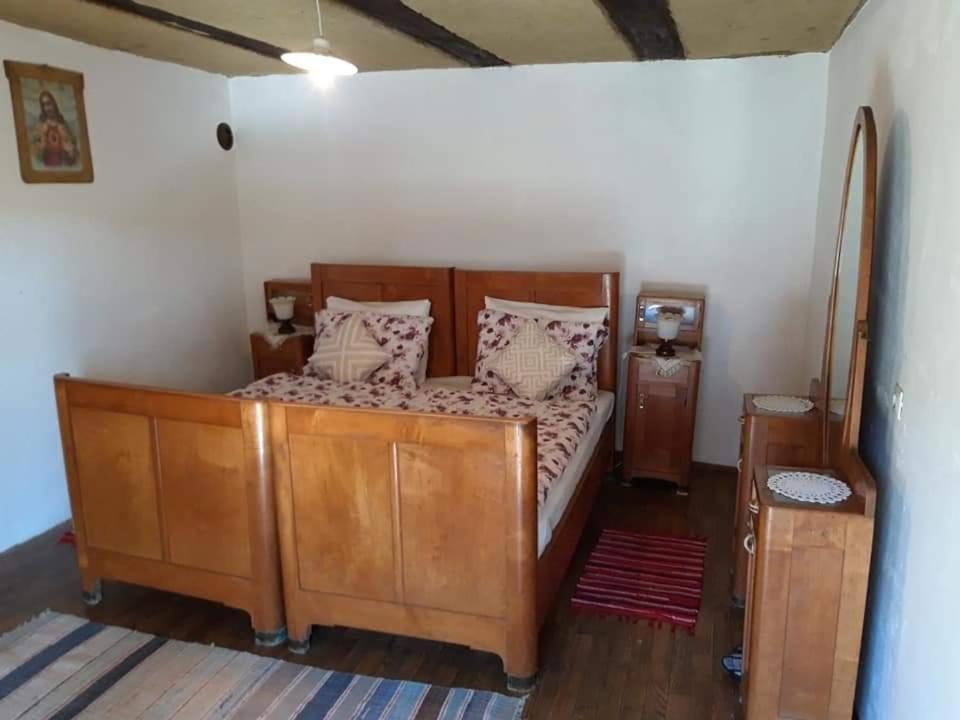Snasini Kucari Bed & Breakfast Gradiste Exterior photo