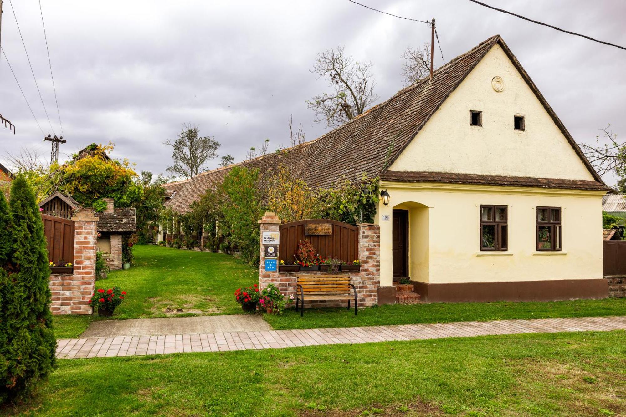 Snasini Kucari Bed & Breakfast Gradiste Exterior photo